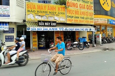 Nghề sửa máy ảnh - Vinh quang và tàn lụi