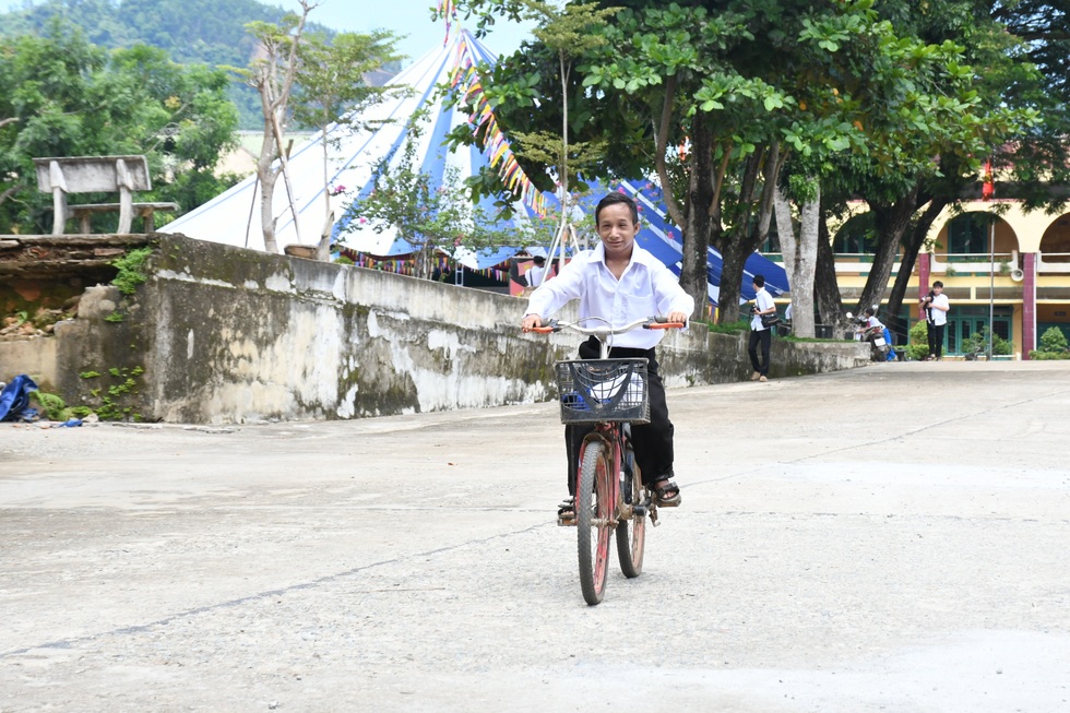 Nam sinh lớp 12 khiến nhiều người nhầm là học sinh lớp 1