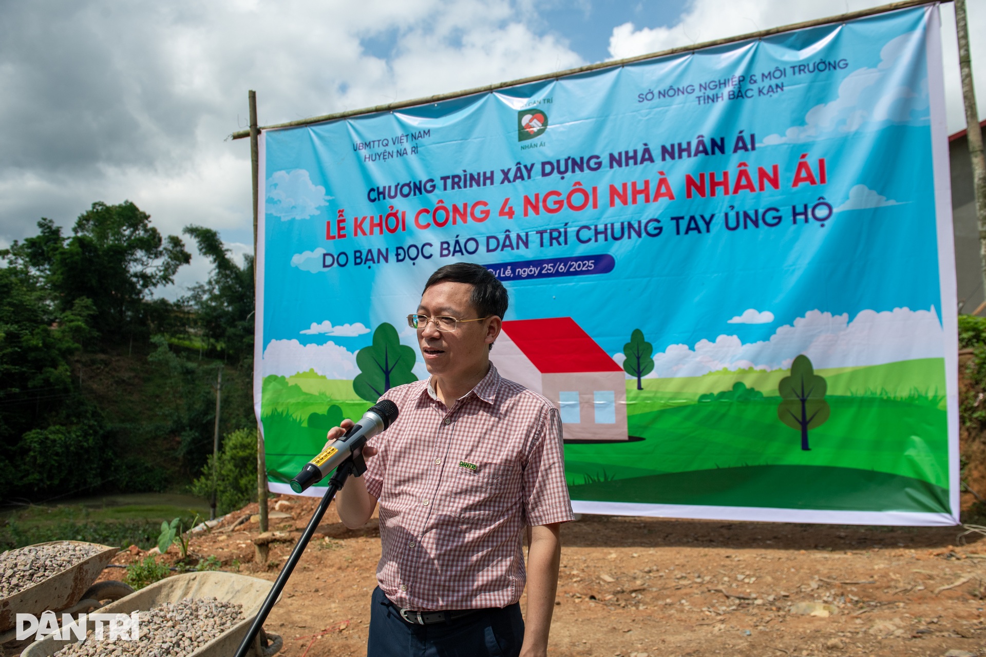 Tình người lan tỏa trong từng ngôi nhà Nhân ái ở Na Rì, Bắc Kạn - 3 Tình người lan tỏa trong từng ngôi nhà Nhân ái ở Na Rì, Bắc Kạn - 3