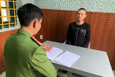 Uống rượu say rồi đập phá nhà bố vợ