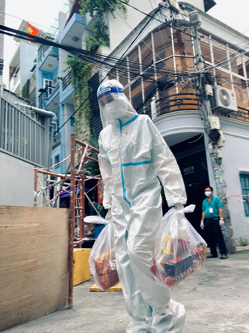 Hoa hậu cấy lúa Đỗ Thị Hà và 3 mỹ nhân Việt thi quốc tế năm 2021 - 15 Hoa hậu cấy lúa Đỗ Thị Hà và 3 mỹ nhân Việt thi quốc tế năm 2021 - 15