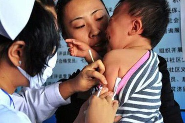 Bê bối vắc-xin giả rúng động Trung Quốc: Nghiêm trị để chặn khủng hoảng