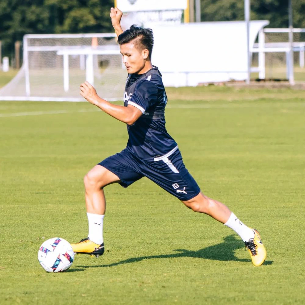 Quang Hải lập cú đúp trong trận đấu nội bộ của Pau FC - 2 Quang Hải lập cú đúp trong trận đấu nội bộ của Pau FC - 2