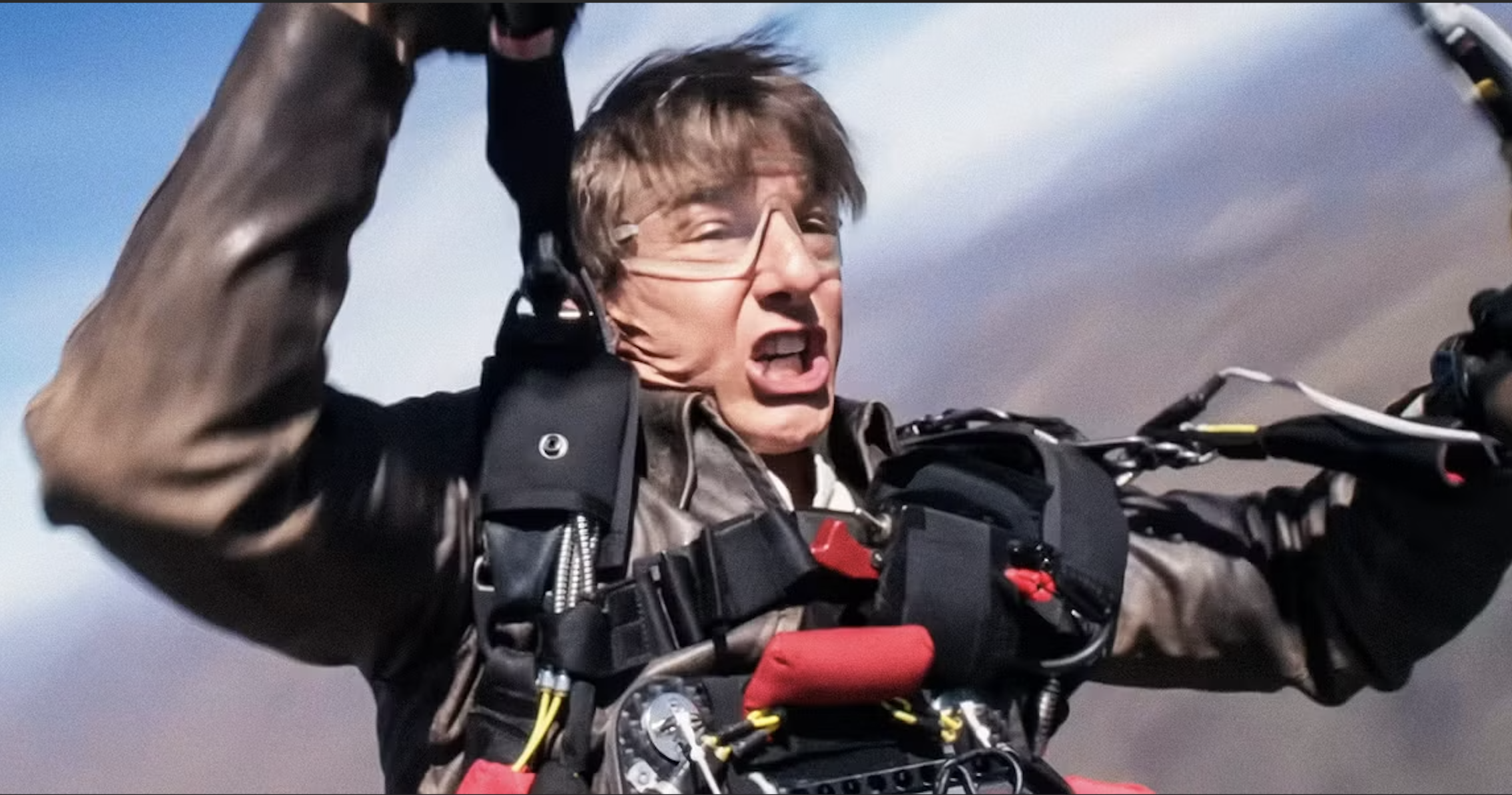 Tom Cruise lập kỷ lục Guinness với màn nhảy dù trong Nhiệm vụ bất khả thi - 1