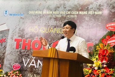 Nhà báo Hồ Quang Lợi ra mắt cuốn sách "Thời cuộc và văn hóa"