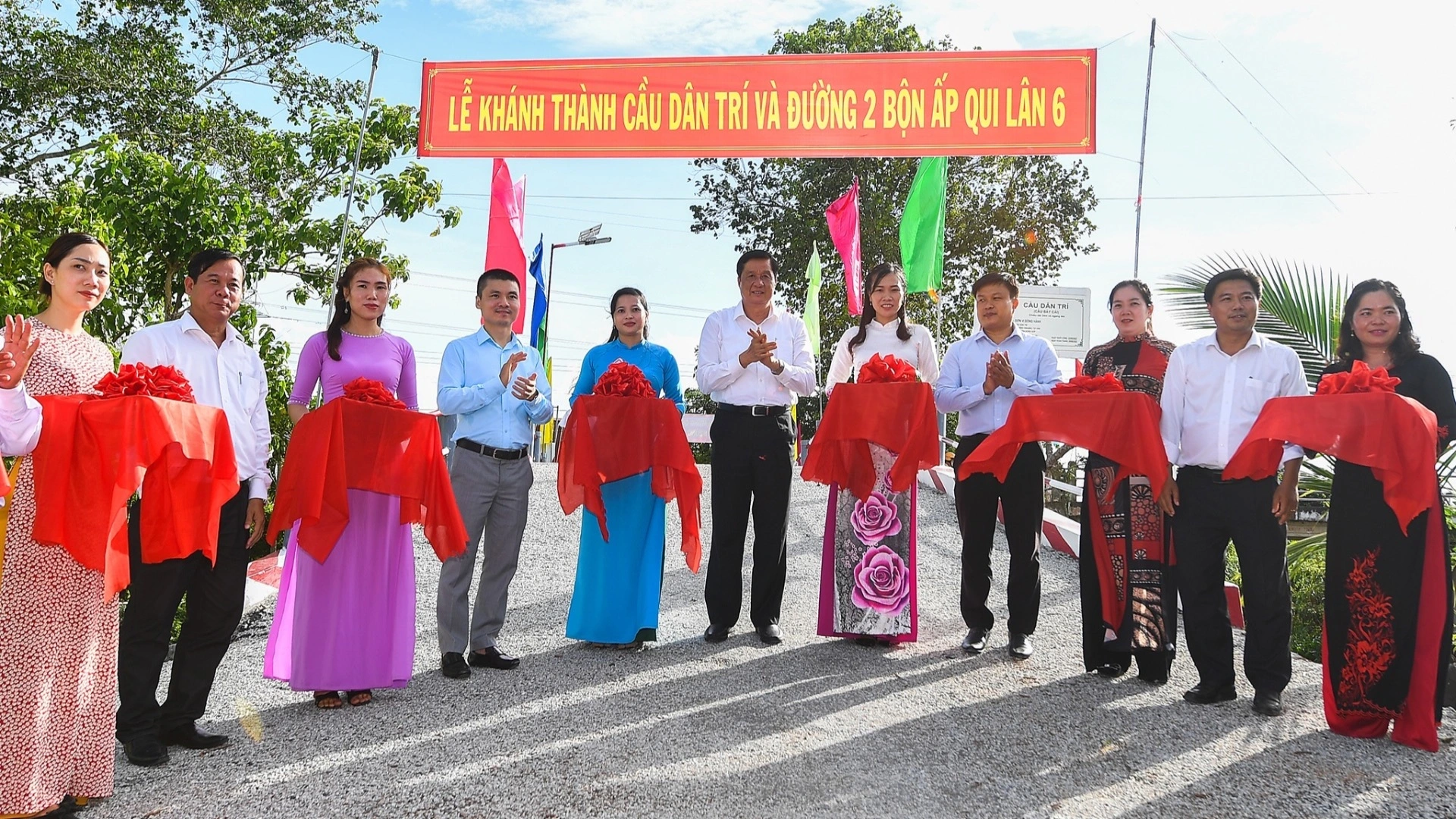 Phó Bí thư Cần Thơ chia sẻ về “người kể chuyện tử tế” giữa đời thường - 5 Phó Bí thư Cần Thơ chia sẻ về “người kể chuyện tử tế” giữa đời thường - 5