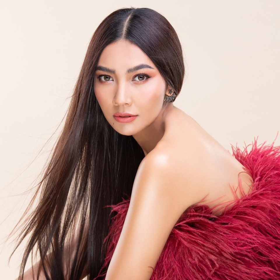 Lộ diện dàn ca sĩ Châu Á lồng tiếng cho Nữ hoàng Elsa - 6 Lộ diện dàn ca sĩ Châu Á lồng tiếng cho Nữ hoàng Elsa - 6