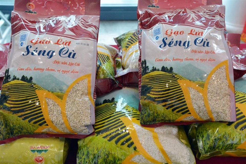 Gần 100 mặt hàng Tết được tỉnh Lào Cai phong sao - 2 Gần 100 mặt hàng Tết được tỉnh Lào Cai phong sao - 2