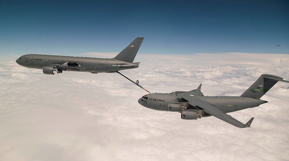 Tiêm kích F-15E Mỹ va chạm với máy bay tiếp dầu trên không - 1 Tiêm kích F-15E Mỹ va chạm với máy bay tiếp dầu trên không - 1
