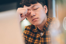 Hoang mang khi bạn gái lựa chọn người cũ cùng vào phòng sinh con