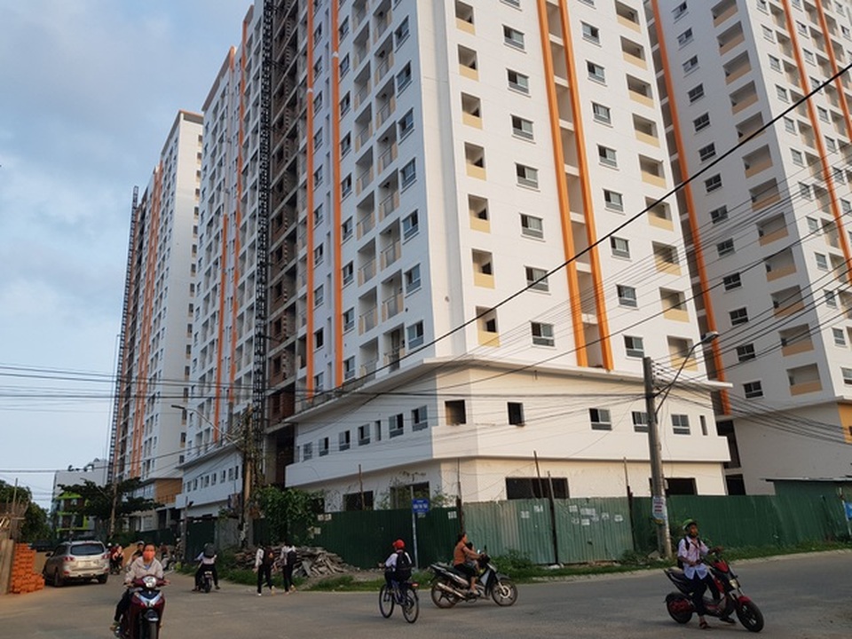 Địa ốc Hoàng Quân khẳng định sẽ bàn giao 3 khối nhà bị trễ hẹn trước 30/4 - 1 Địa ốc Hoàng Quân khẳng định sẽ bàn giao 3 khối nhà bị trễ hẹn trước 30/4 - 1