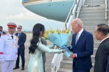 Điều chưa biết về nữ sinh tặng hoa cho Tổng thống Mỹ Joe Biden