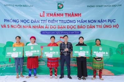 Khánh thành phòng học Dân trí Nặm Pục và 5 ngôi nhà Nhân ái tại Cao Bằng