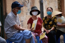 Thêm 700.000 người được hưởng trợ cấp hưu trí khi hạ điều kiện về tuổi