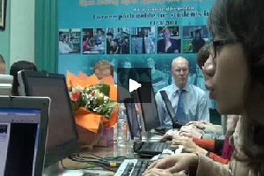 Clip chia sẻ kinh nghiệm học tập tại Anh của Lan Nhi