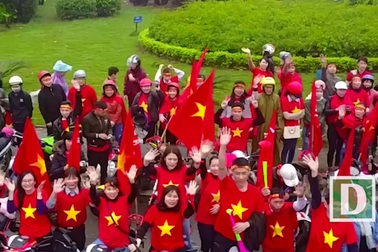 Người hâm mộ đổ về SVĐ Mỹ Đình cổ vũ U23 Việt Nam