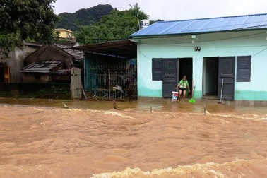 Sơn La: 1 người chết, hàng trăm ngôi nhà ngập lụt vì mưa bão