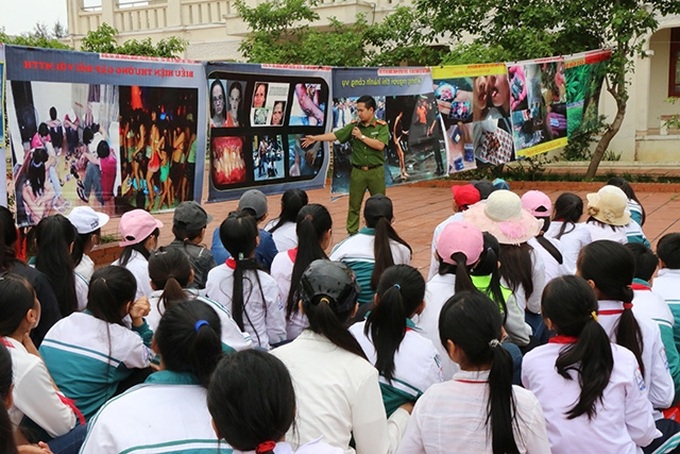 Một buổi tuyên truyền phòng chống tác hại của ma túy tới các em học sinh