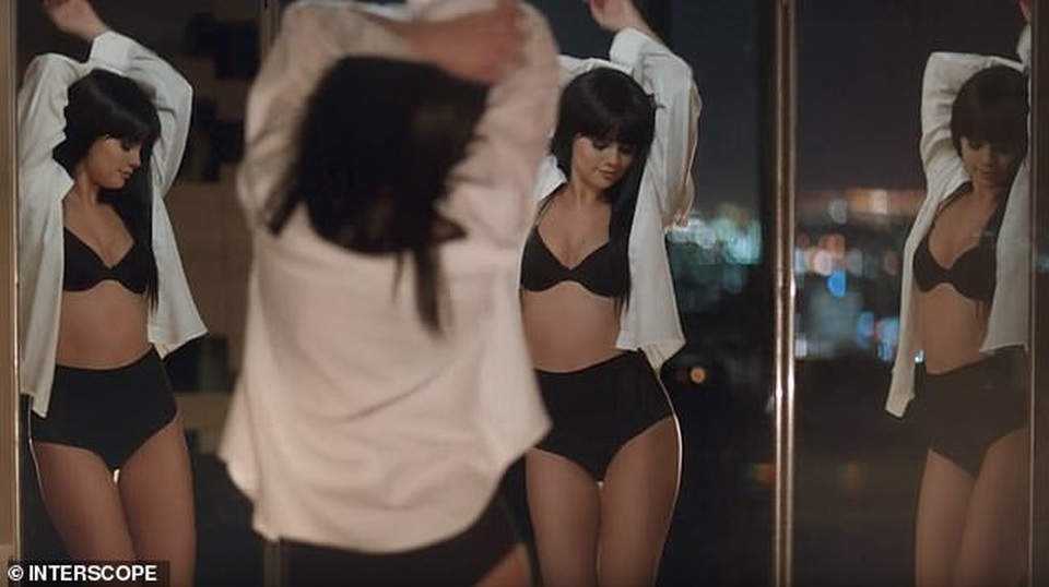 Selena Gomez: “Khi còn non trẻ, tôi chứng tỏ mình bằng cách... khoe thân” - 4 Selena Gomez: “Khi còn non trẻ, tôi chứng tỏ mình bằng cách... khoe thân” - 4