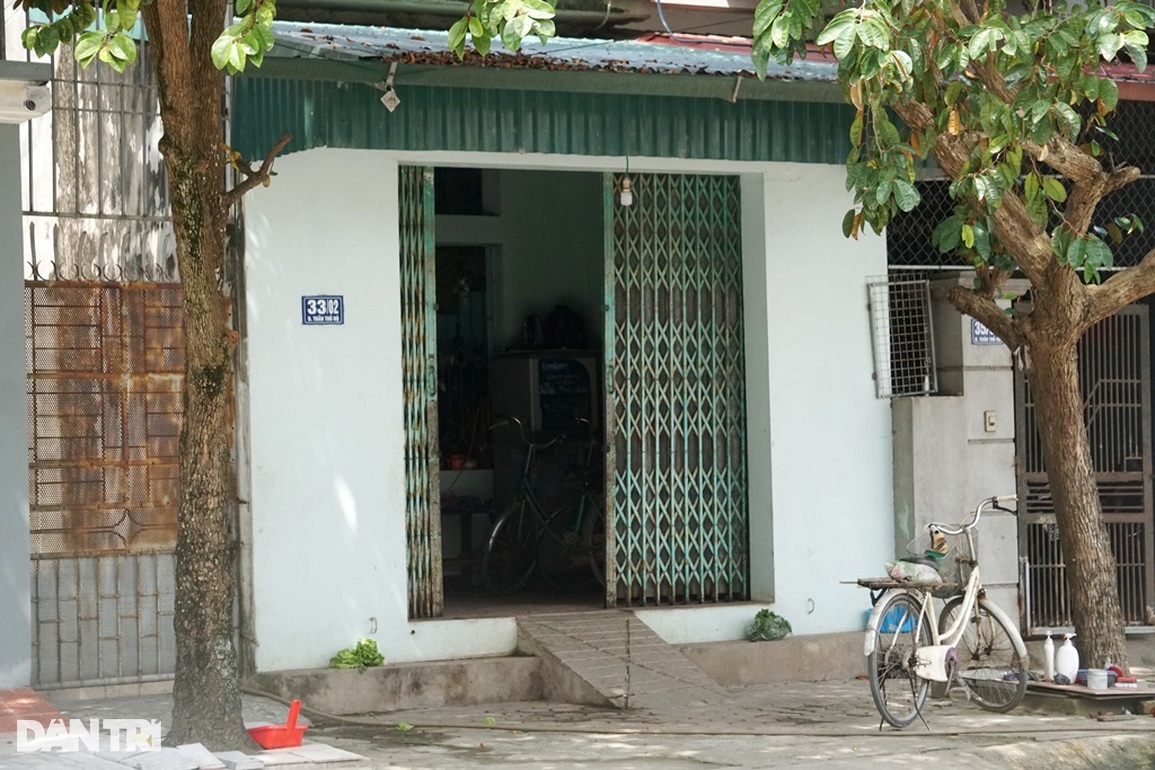 Cụ bà nhặt ve chai để lại tiền ở cổng nhà chủ: Sống phải thật thà! - 3 Cụ bà nhặt ve chai để lại tiền ở cổng nhà chủ: Sống phải thật thà! - 3