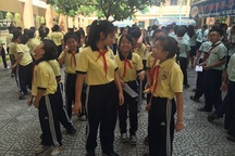 TPHCM: Nhà trường trả lại tiền học thêm cho phụ huynh