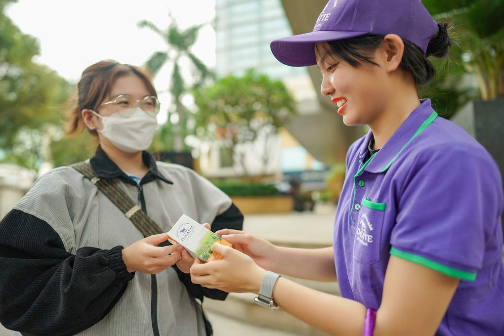 Dalatte đem Sữa Tươi Nguyên Bản đạt giải thưởng quốc tế đến tay người tiêu dùng Việt - 2 Dalatte đem Sữa Tươi Nguyên Bản đạt giải thưởng quốc tế đến tay người tiêu dùng Việt - 2