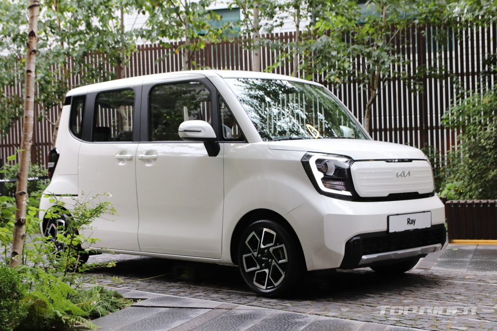 Cận cảnh Kia Ray 2023: Bé hạt tiêu nhưng nội thất rộng, có cửa lùa - 8 Cận cảnh Kia Ray 2023: Bé hạt tiêu nhưng nội thất rộng, có cửa lùa - 8