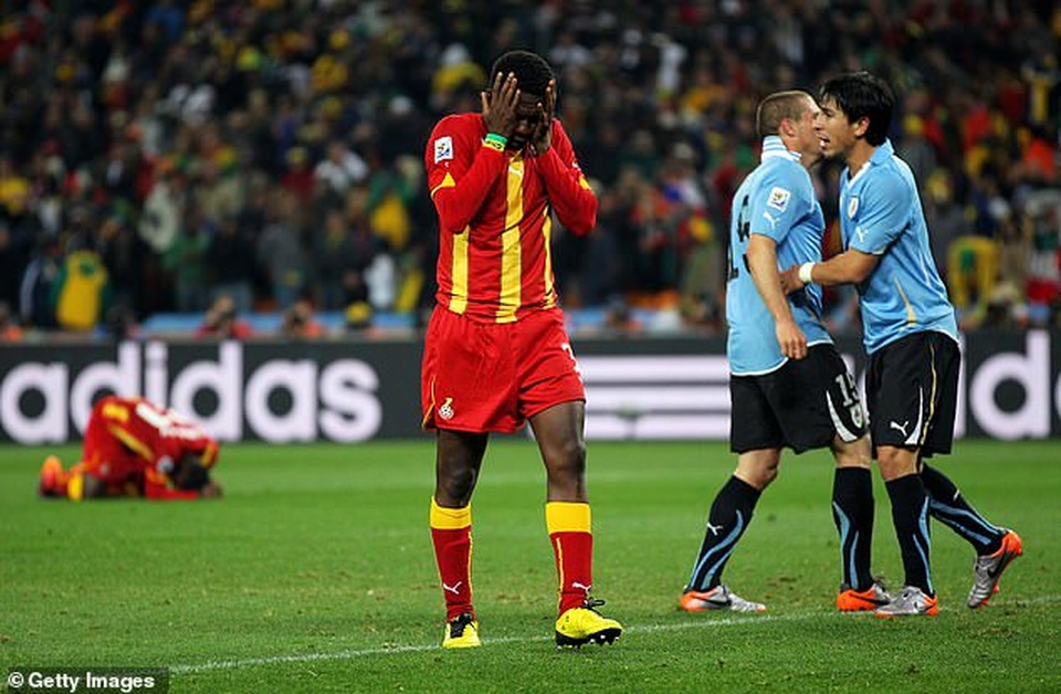 Asamoah Gyan bị ám ảnh suốt đời vì đá hỏng phạt đền ở World Cup 2010 - 4 Asamoah Gyan bị ám ảnh suốt đời vì đá hỏng phạt đền ở World Cup 2010 - 4
