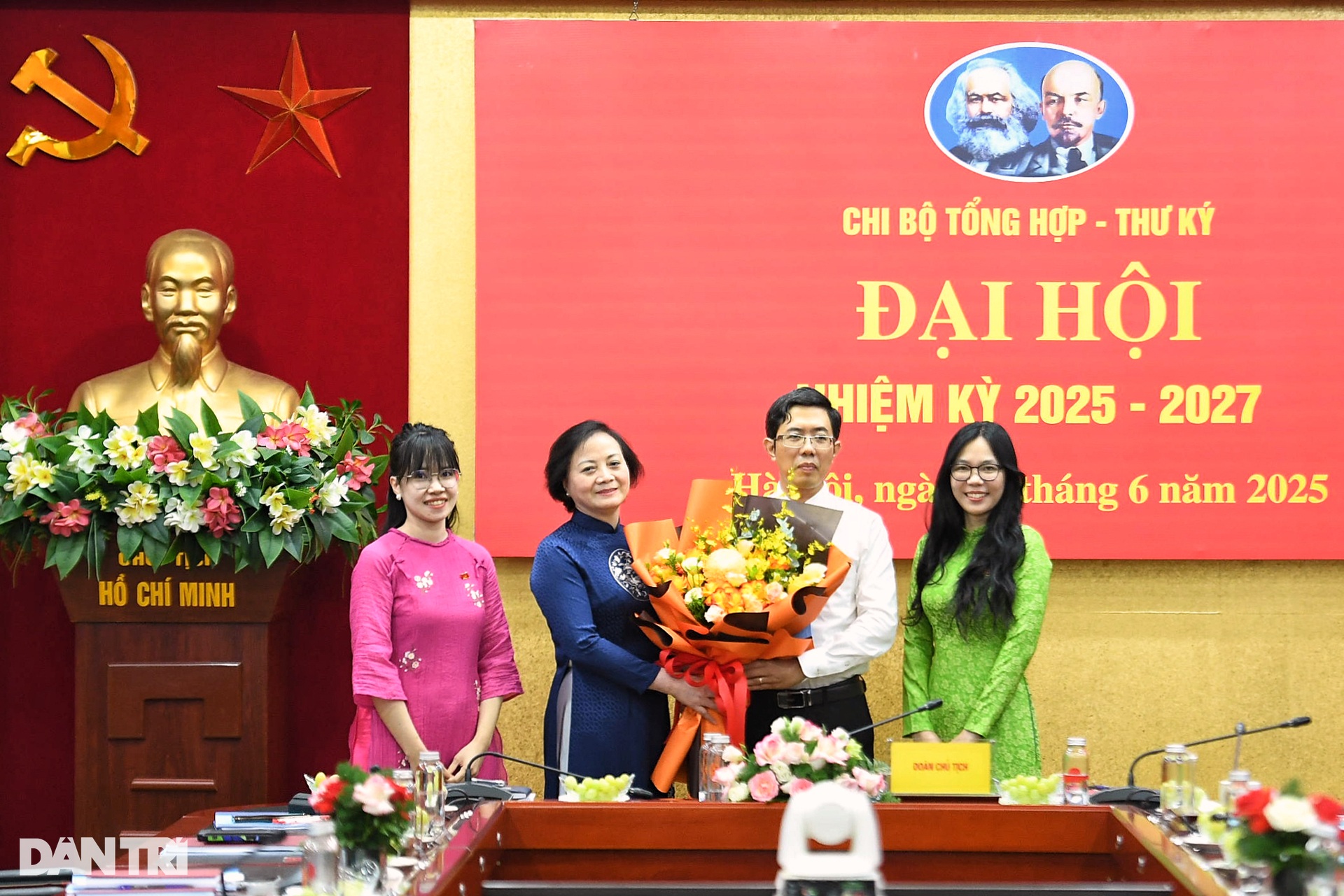 Lực lượng nòng cốt trong công tác tham mưu của Bộ Nội vụ - 9