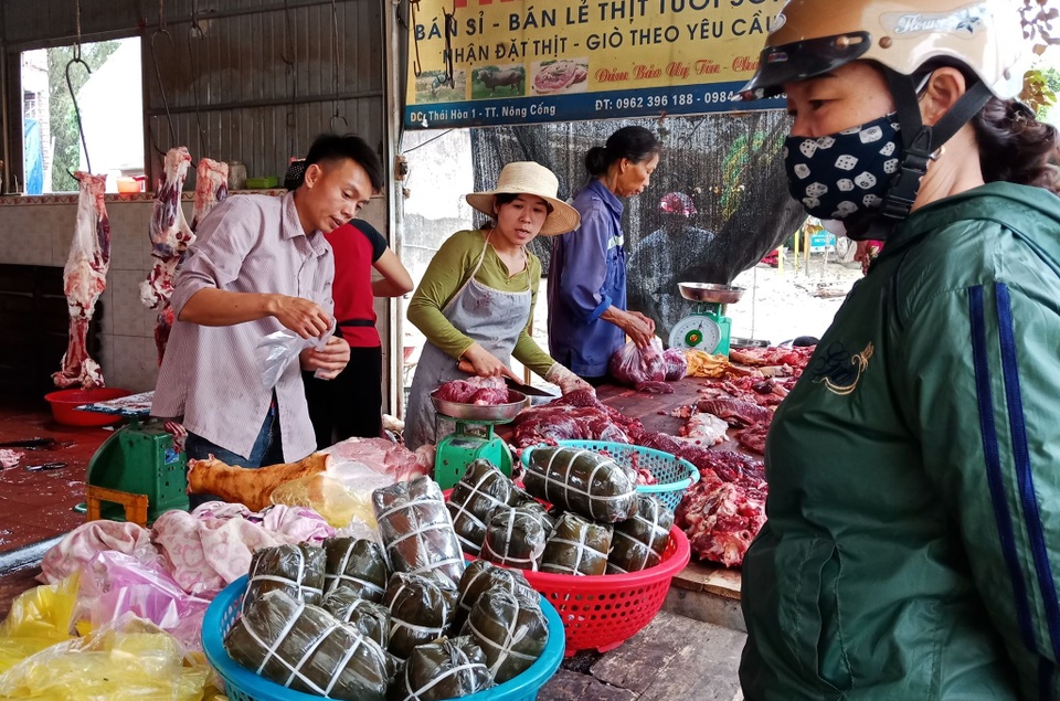 Giá thịt trâu, bò tăng “chóng mặt” vẫn... tranh nhau mua! - 4 Giá thịt trâu, bò tăng “chóng mặt” vẫn... tranh nhau mua! - 4