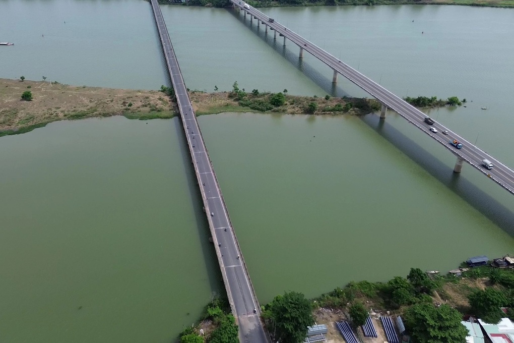 Tạm cấm ô tô lưu thông qua cầu huyết mạch trên quốc lộ 1 - 1 Tạm cấm ô tô lưu thông qua cầu huyết mạch trên quốc lộ 1 - 1
