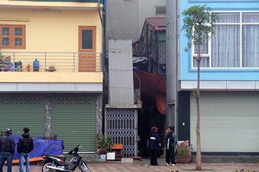 Nhà không đủ kê nổi chiếc giường trên con đường đắt nhất hành tinh