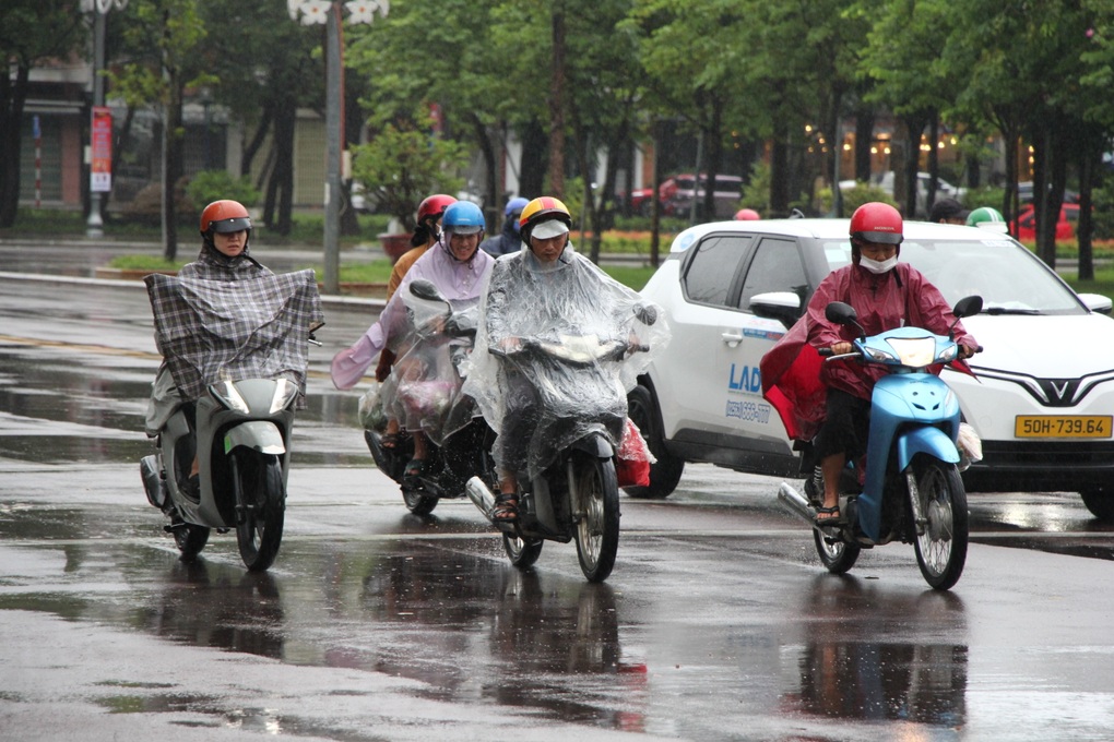 Bão đổ bộ đất liền các tỉnh Đắk Lắk, Gia Lai - 2 Bão đổ bộ đất liền các tỉnh Đắk Lắk, Gia Lai - 2