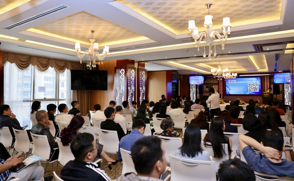 FLC bất ngờ triệu tập họp đại hội cổ đông bất thường lần 2 - 1 FLC bất ngờ triệu tập họp đại hội cổ đông bất thường lần 2 - 1