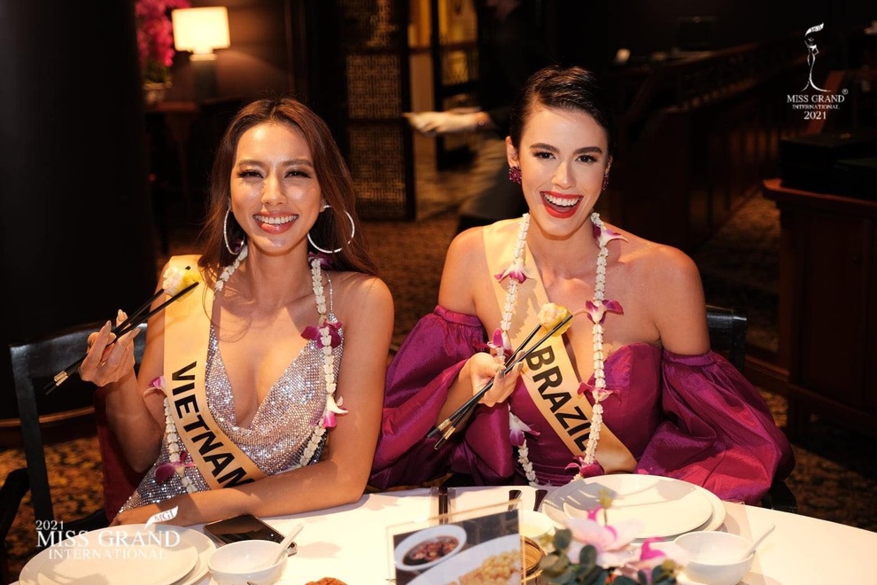 Phong cách gợi cảm đẹp mê hồn của Thùy Tiên tại Hoa hậu Hòa bình 2021 - 13 Phong cách gợi cảm đẹp mê hồn của Thùy Tiên tại Hoa hậu Hòa bình 2021 - 13