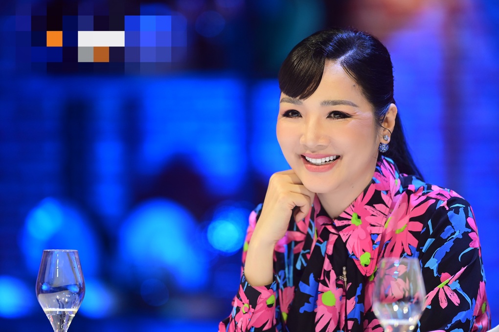 Hoa hậu Giáng My diện đồ trẻ trung, thích thú khi chấm thi ẩm thực - 1 Hoa hậu Giáng My diện đồ trẻ trung, thích thú khi chấm thi ẩm thực - 1