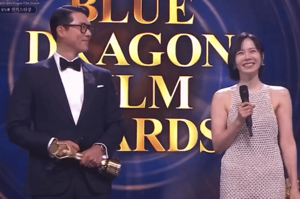 Khoảnh khắc “lại gần bên anh” gây sốt của Son Ye Jin và Hyun Bin - 1 Khoảnh khắc “lại gần bên anh” gây sốt của Son Ye Jin và Hyun Bin - 1