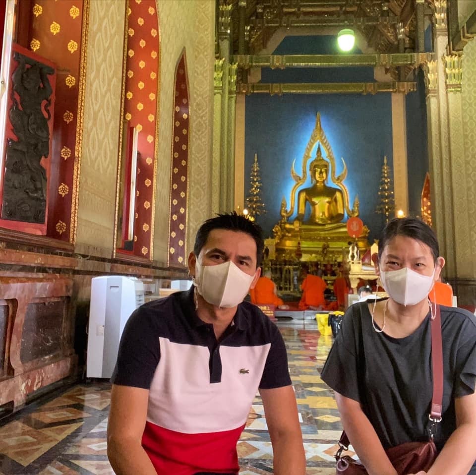 Kiatisuk lễ chùa cầu may trước khi cầm quân tại V-League - 1 Kiatisuk lễ chùa cầu may trước khi cầm quân tại V-League - 1