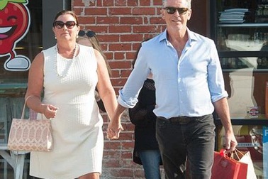 Ngưỡng mộ cách “điệp viên 007” Pierce Brosnan yêu vợ