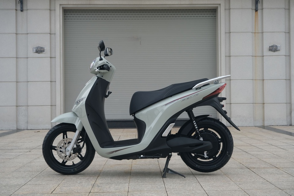 VinFast Feliz bổ sung thiết kế 2 pin, nhân đôi hiệu năng vận hành - 1 VinFast Feliz bổ sung thiết kế 2 pin, nhân đôi hiệu năng vận hành - 1