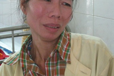 "Mẹ đã mất hết rồi, con không thể bỏ mẹ đi lần nữa" 