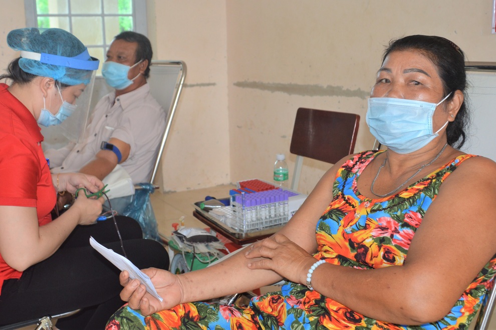 Những nông dân Sóc Trăng nghiện hiến máu cứu người - 1 Những nông dân Sóc Trăng nghiện hiến máu cứu người - 1
