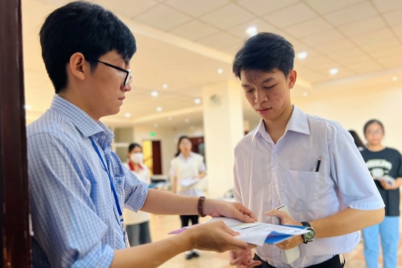 Đại học đông sinh viên nhất cả nước có còn tuyển bằng học bạ? - 1 Đại học đông sinh viên nhất cả nước có còn tuyển bằng học bạ? - 1