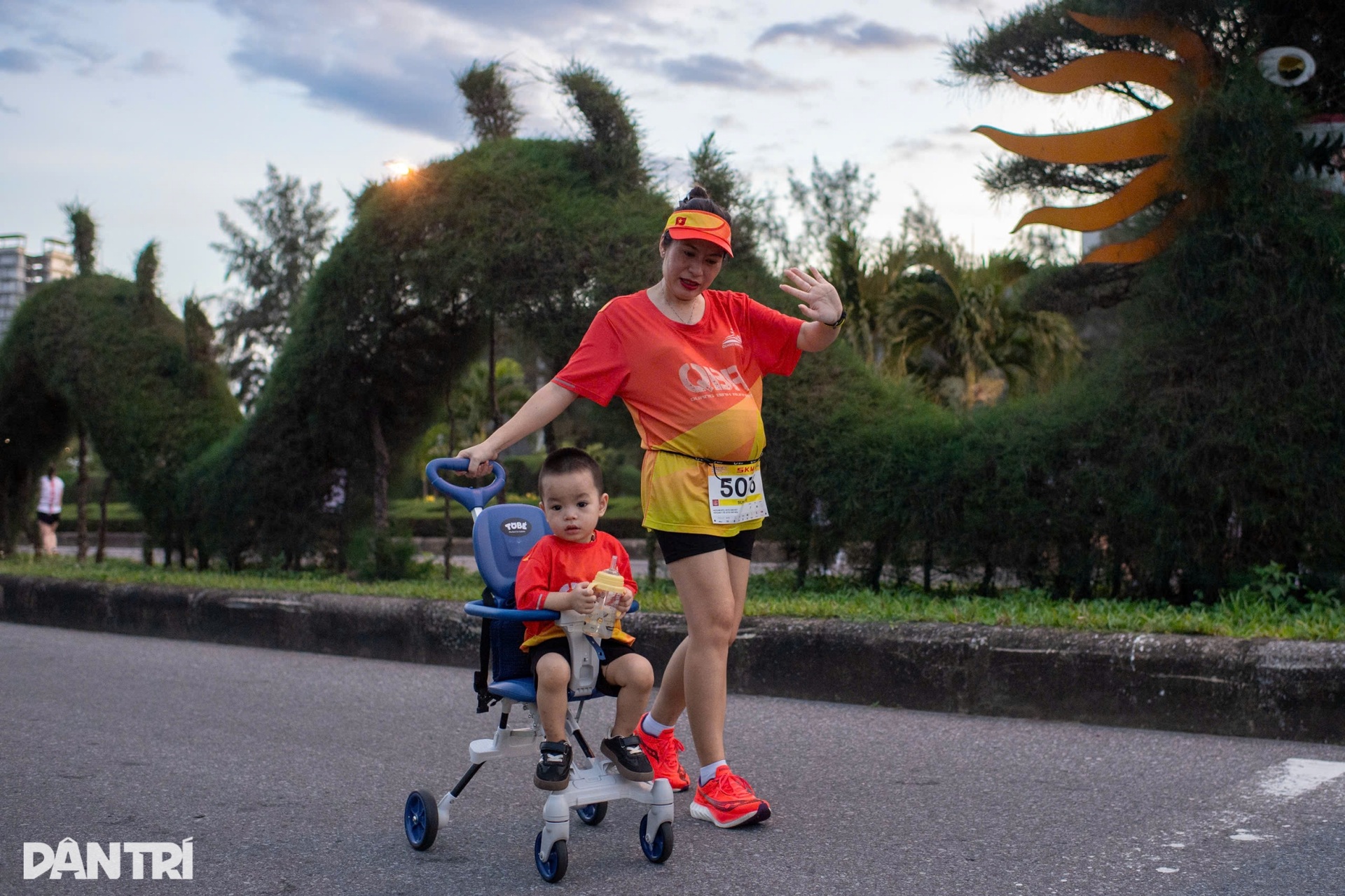 Running steps on the brilliant route of Quang Tri International Marathon - 24 Những bước chạy trên cung đường rực rỡ của Quảng Trị International Marathon - 24