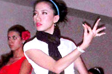 Thí sinh Hoa hậu Siêu quốc gia tập múa ba -lê