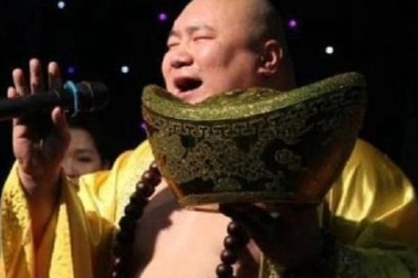 Kết cục không ngờ của người đàn ông có ngoại hình giống Phật Di Lặc