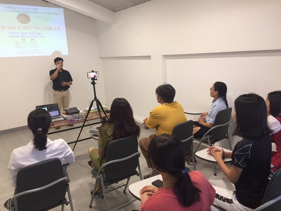 Tâm thư của cựu học sinh khiếm thính gửi các thầy cô năm xưa - 4 Tâm thư của cựu học sinh khiếm thính gửi các thầy cô năm xưa - 4