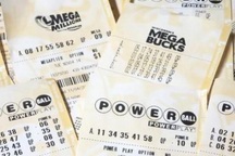 Vé số trúng tiền tỷ nằm trong ví 3 tháng mà không biết