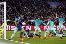 PSG “hủy diệt” Barcelona tại Parc des Princes