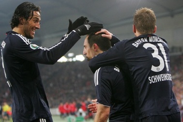 Luca Toni thương cảm cho Serie A